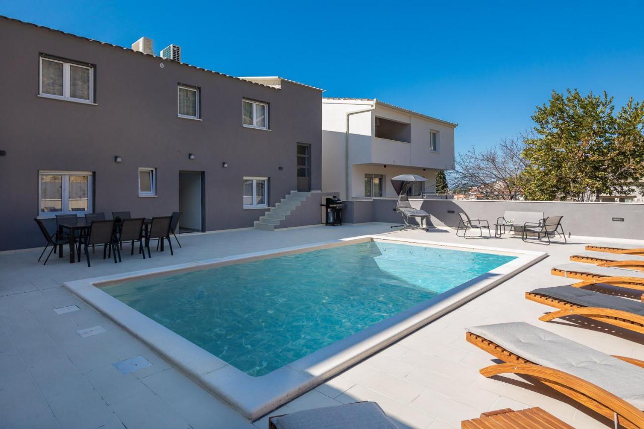 Luxury Apartment Lorena - Private Heated Pool - Jesenice  Exterior foto