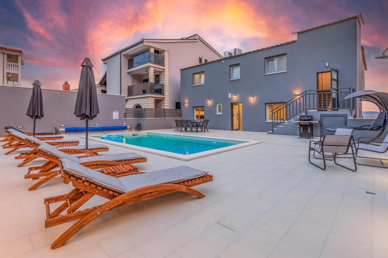 Luxury Apartment Lorena - Private Heated Pool - Jesenice  Exterior foto